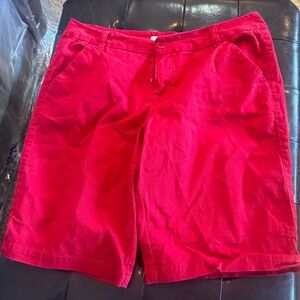 - - Blue Epic red shorts in EUC size 16